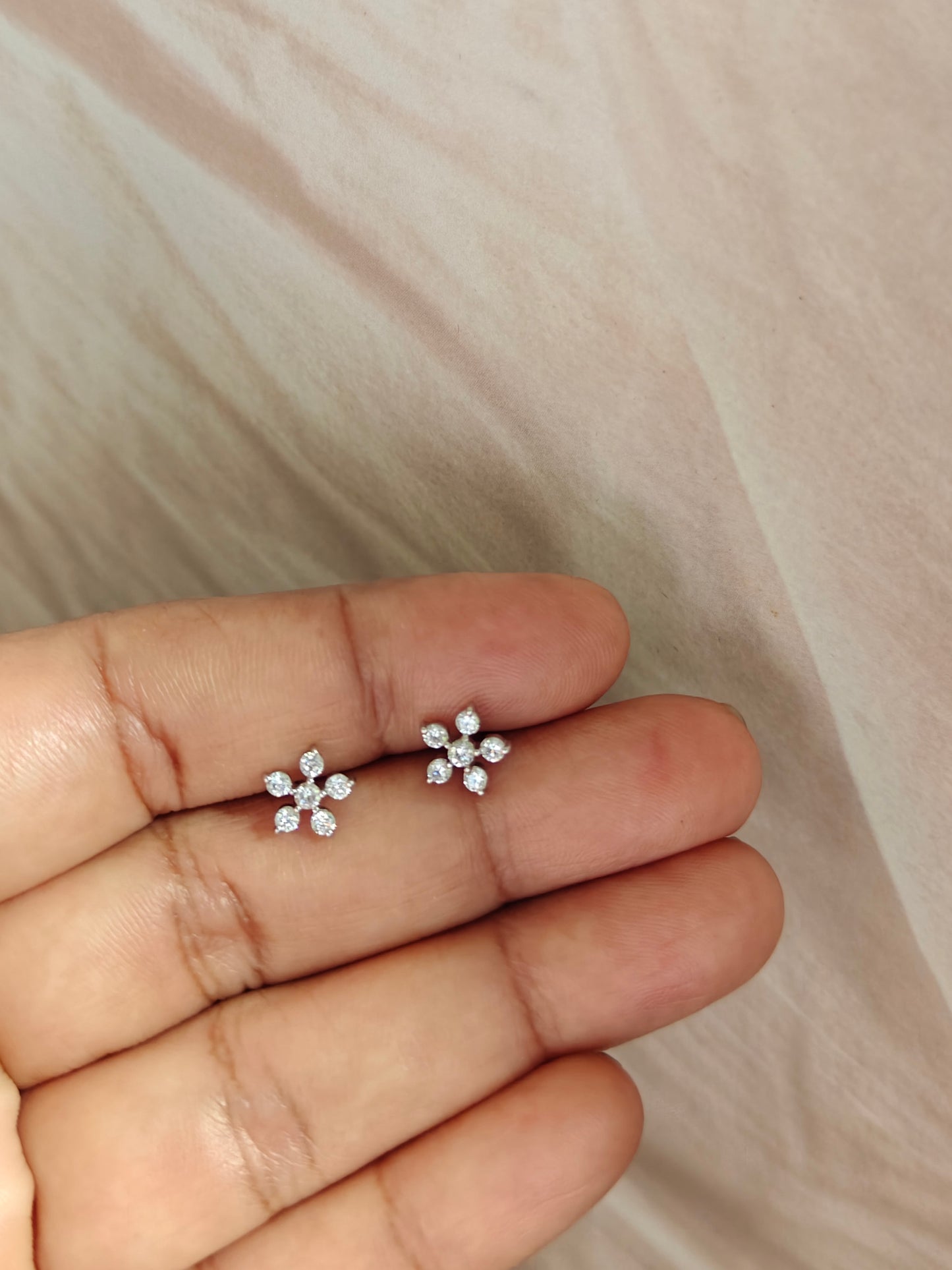 DAISY PENDENT EARRING CHAIN JEWELLERY SET