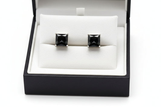 BLACK SQUARE STUD EARRING