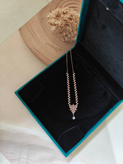 WHITE STONE-STUDDED NECKLACE