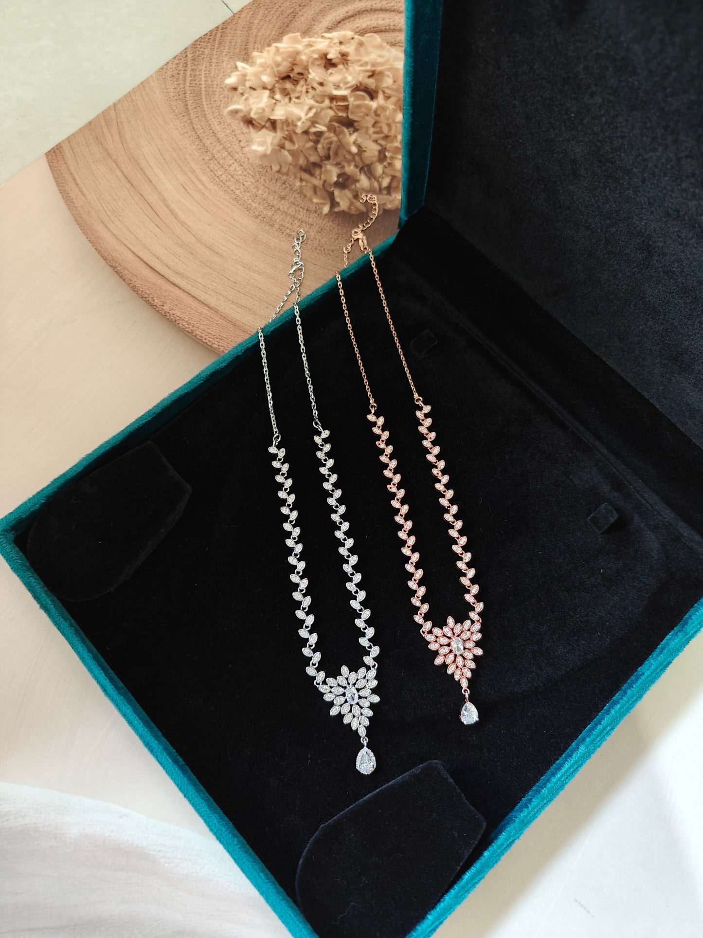 WHITE STONE-STUDDED NECKLACE