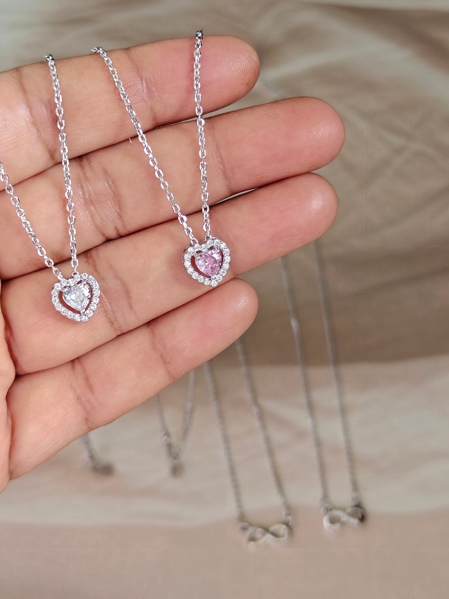 HEART-SHAPED PENDANT NECKLACE AND EARRING SET