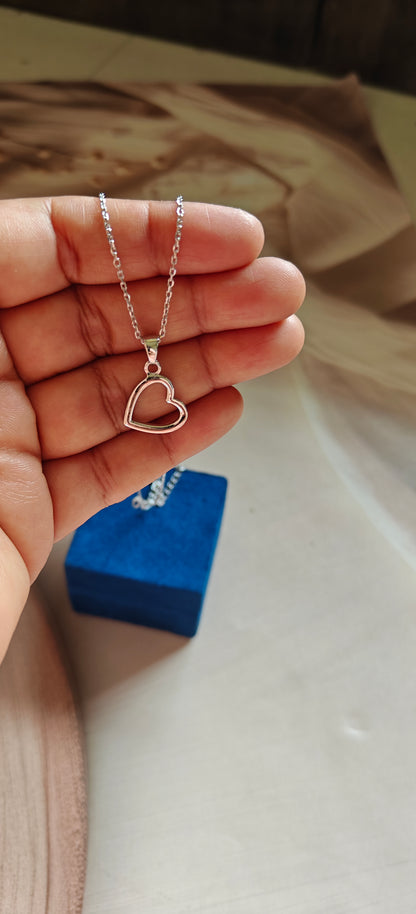 OPEN HEART PENDANT NECKLACE