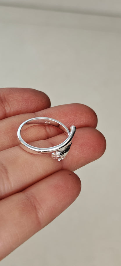 "HUG" RING