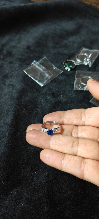 OVAL-CUT BLUE STONE RING